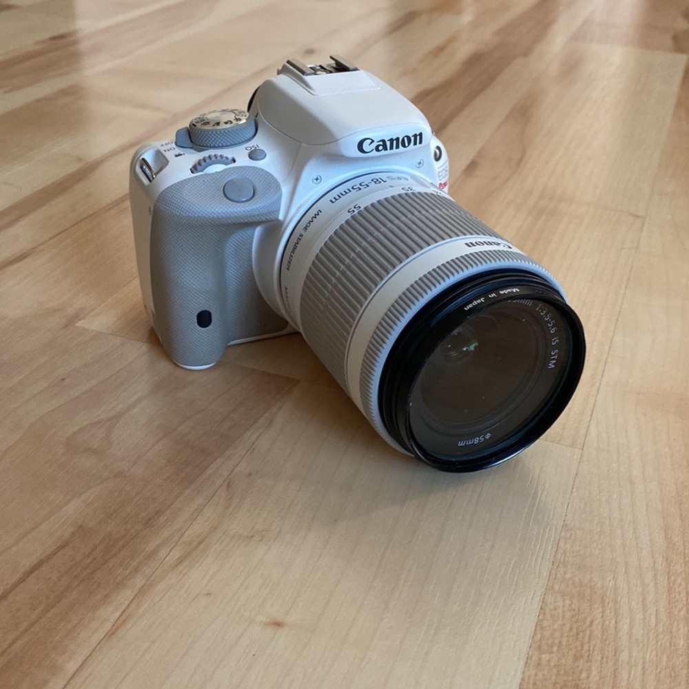 *SOLD* White Canon rebel sl1